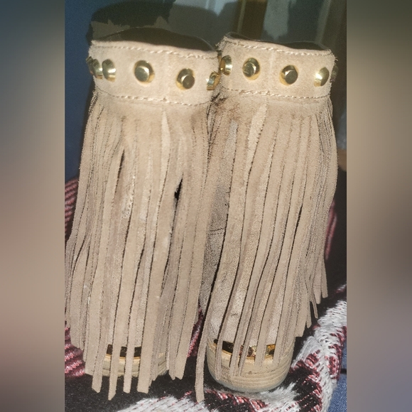 Michael Kors 6 1/2 Suede, Fringe Booties - Picture 7 of 16